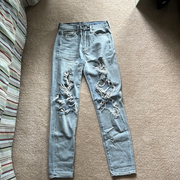 👖AE ripped mom jeans: - Picture 4 of 7